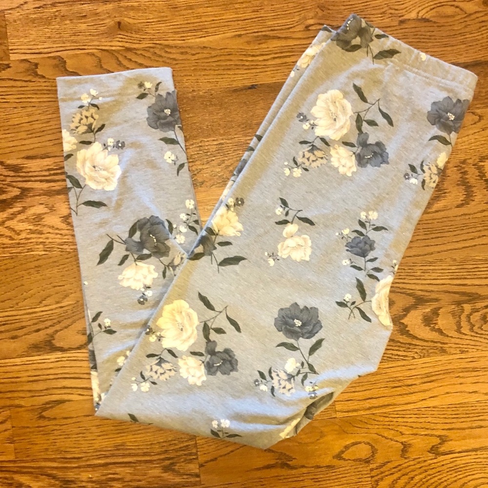 NWOT -Soft Floral Print Old Navy Leggings